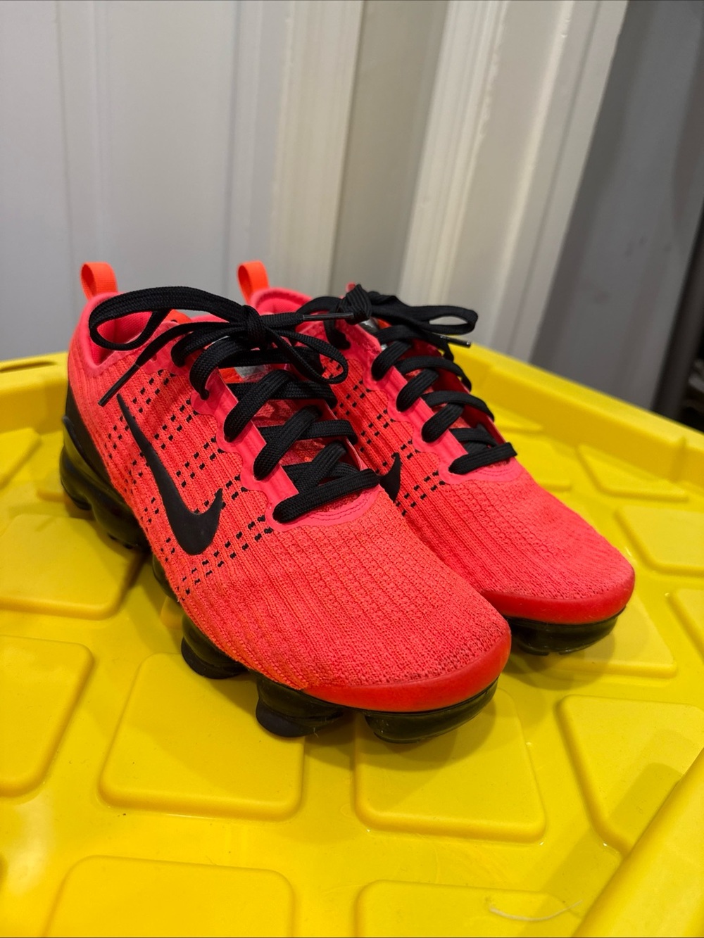 Nike Air VaporMax Flyknit 3 Bright Crimson Black 6Y / Women’s 7.5 – Preowned